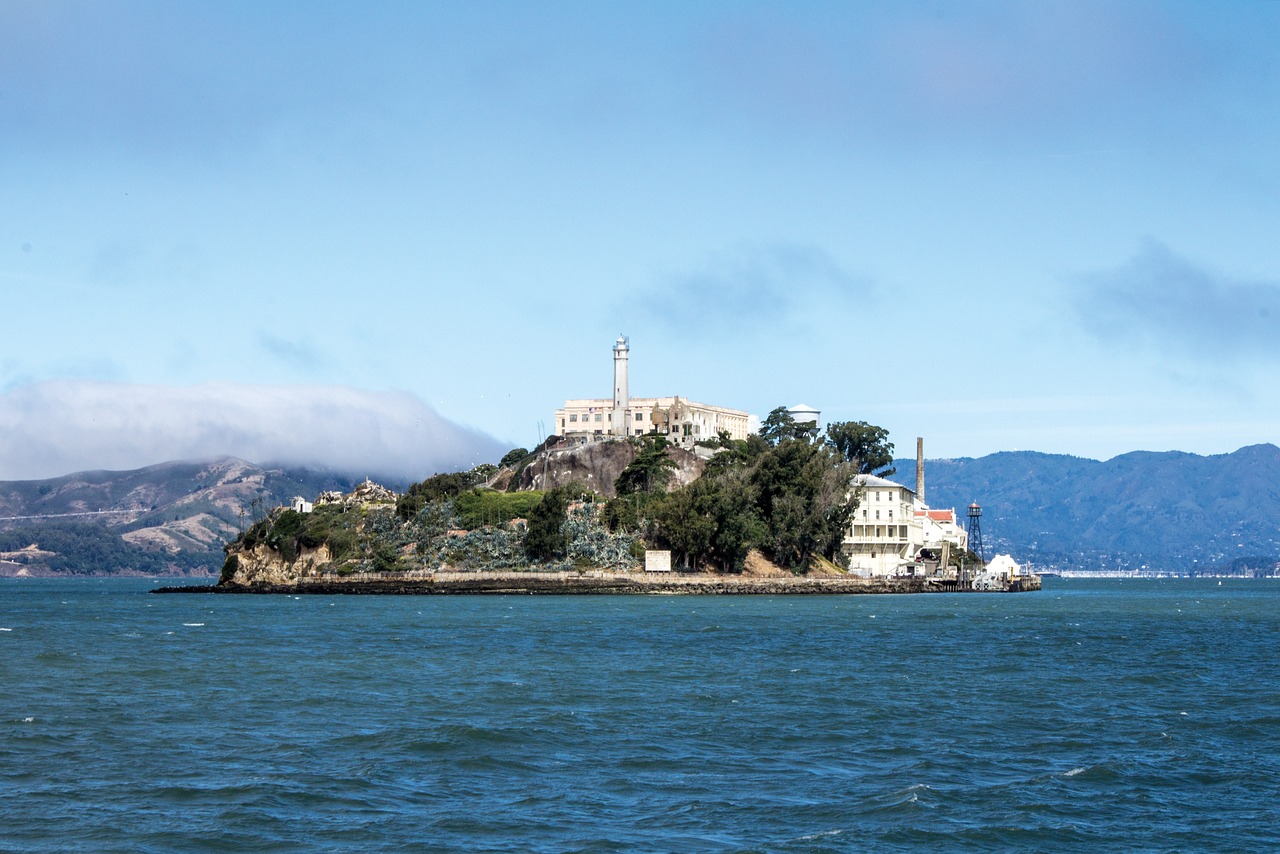 Pacific Coast Highway dishes the dirt on Alcatraz's famous inmates, like the infamous Al Capone and the well-known Birdman, who never kept birds at Alcatraz!
